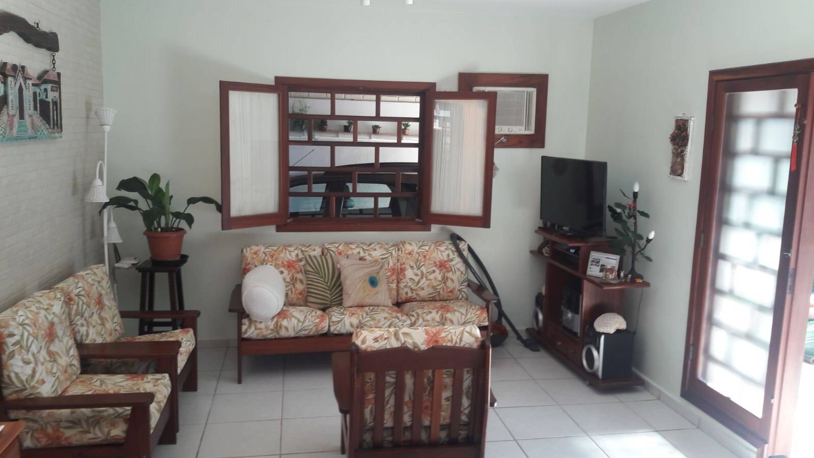 Casa, 4 quartos, 175 m² - Foto 1