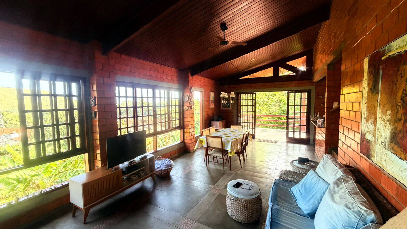 Casa, 4 quartos, 220 m² - Foto 1